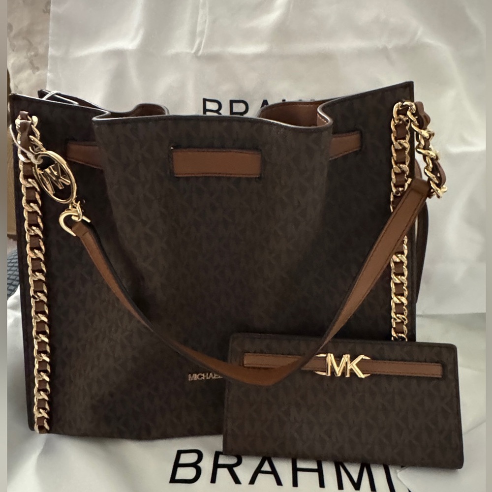 Michael Kors includes wallet